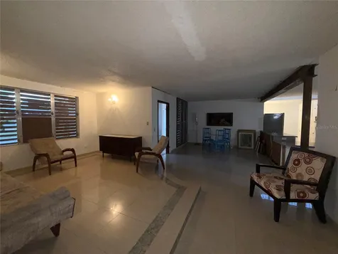 T-10 Mckinley Guaynabo PR 00969
