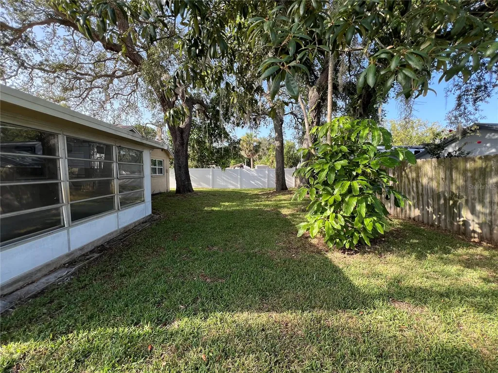 1014 Stonefence Way Tarpon Springs FL 34689