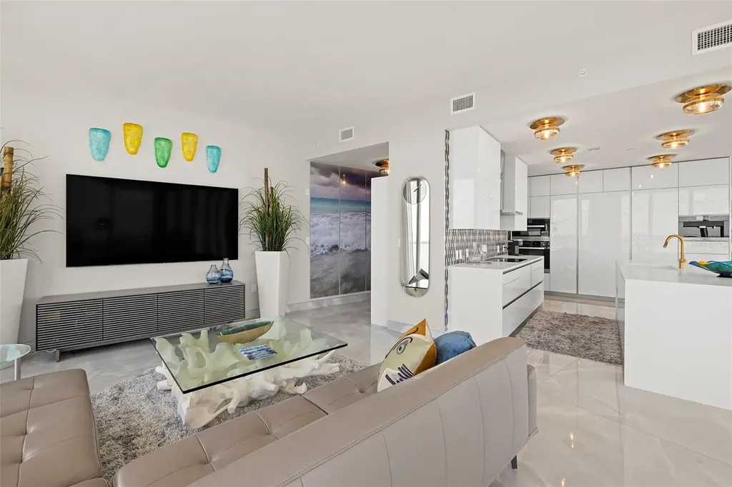 2900 W Bay To Bay Boulevard Tampa FL 33629