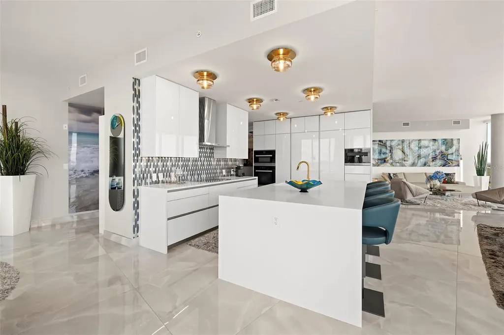 2900 W Bay To Bay Boulevard Tampa FL 33629
