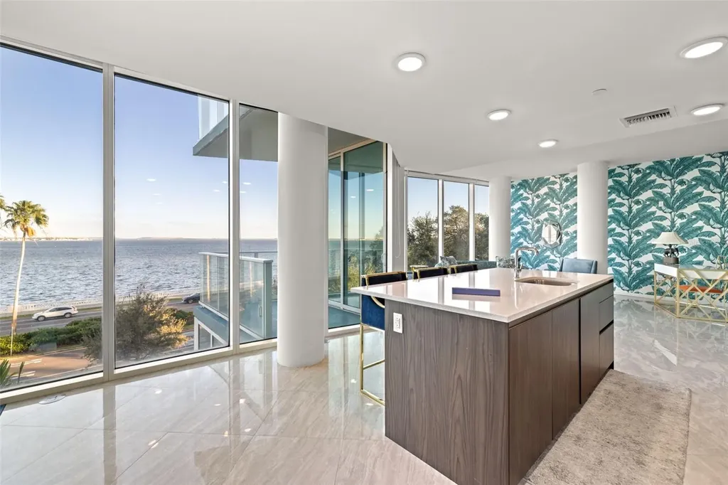 2900 W Bay To Bay Boulevard Tampa FL 33629
