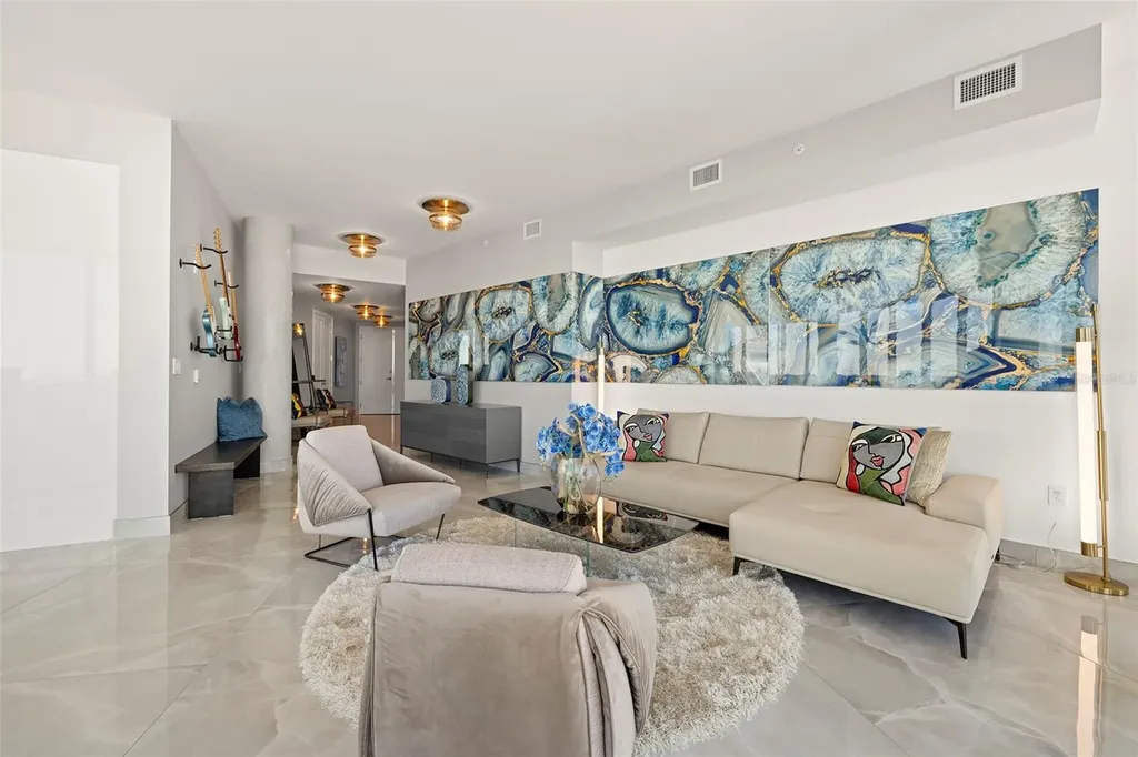 2900 W Bay To Bay Boulevard Tampa FL 33629