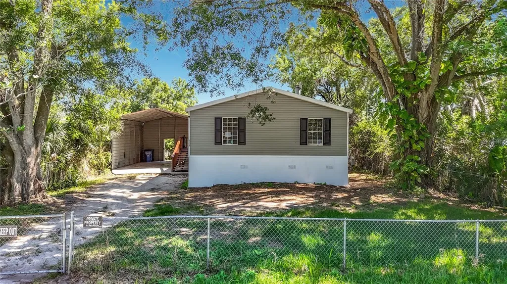 6106 Nundy Avenue Gibsonton FL 33534