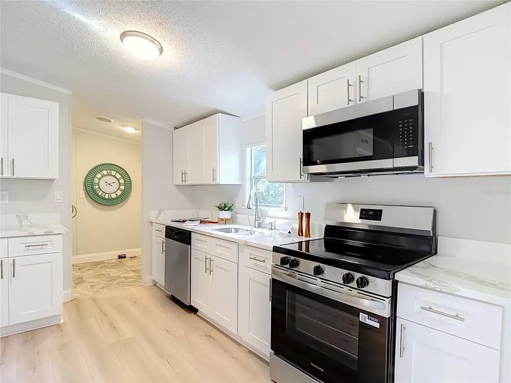 6106 Nundy Avenue Gibsonton FL 33534