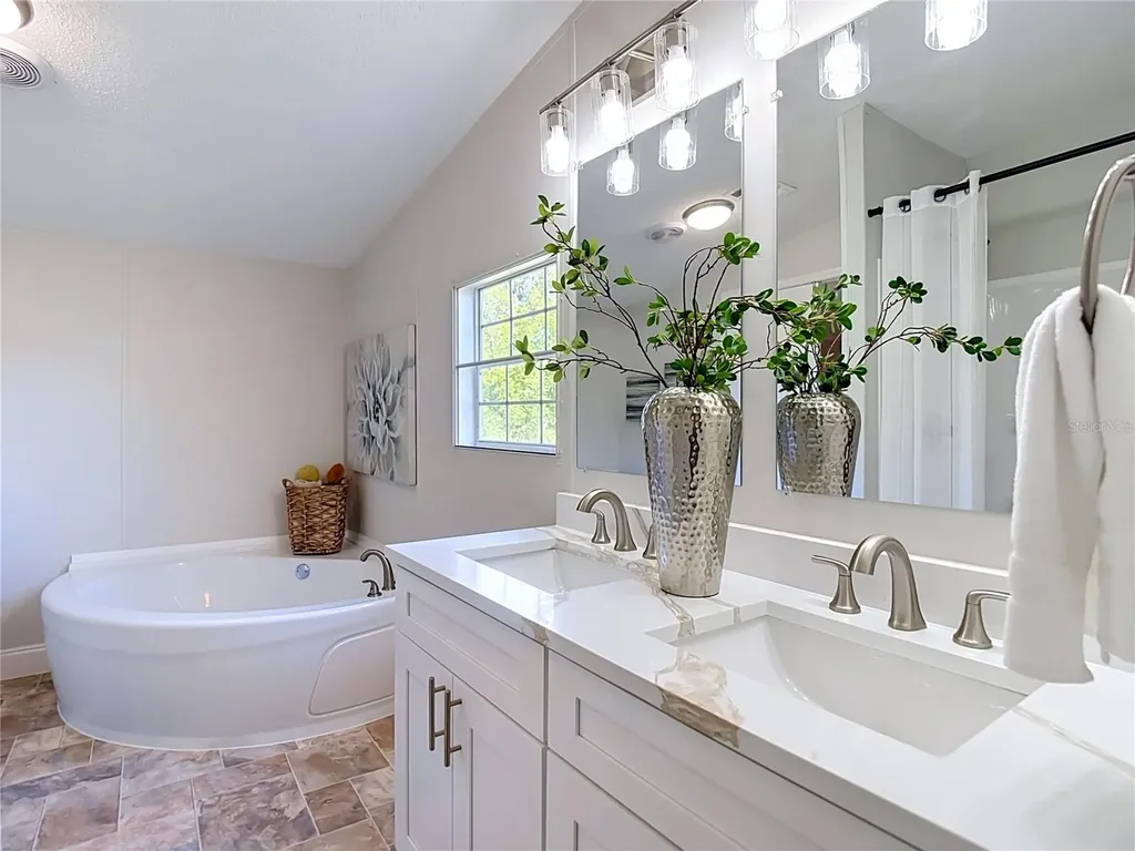 6106 Nundy Avenue Gibsonton FL 33534