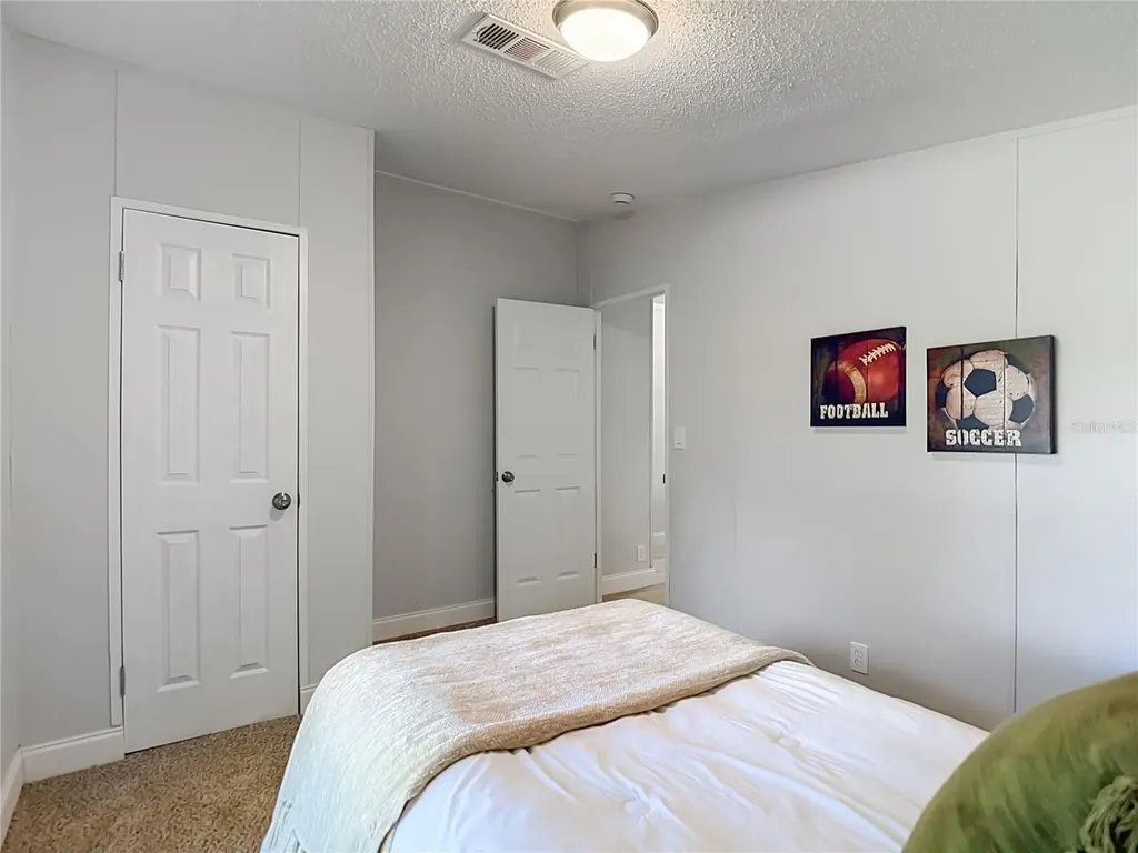 6106 Nundy Avenue Gibsonton FL 33534