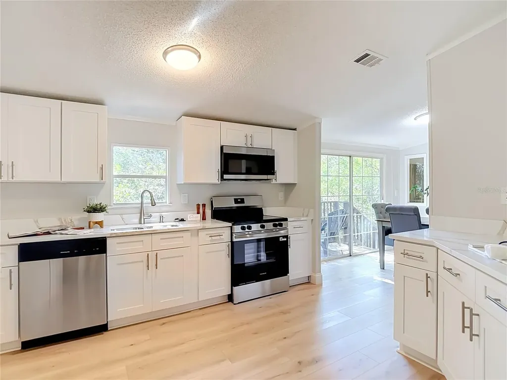 6106 Nundy Avenue Gibsonton FL 33534