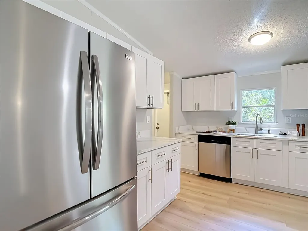 6106 Nundy Avenue Gibsonton FL 33534