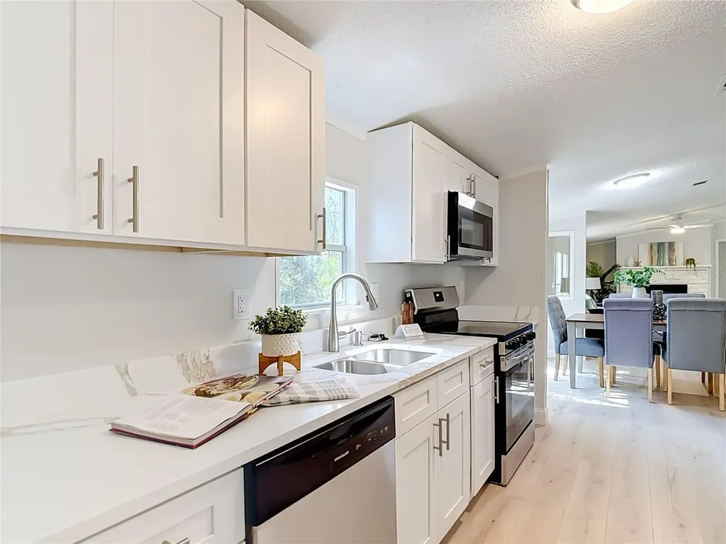 6106 Nundy Avenue Gibsonton FL 33534