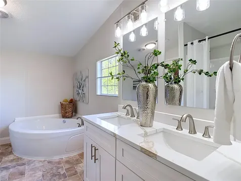 6106 Nundy Avenue Gibsonton FL 33534