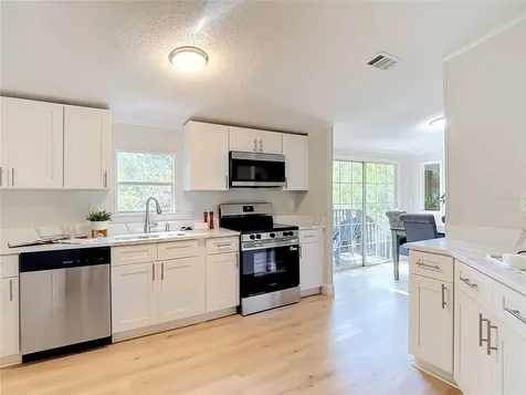 6106 Nundy Avenue Gibsonton FL 33534