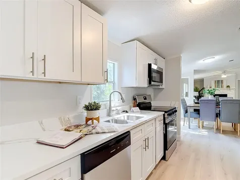6106 Nundy Avenue Gibsonton FL 33534