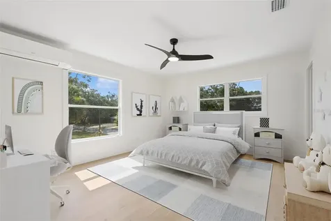 2655 Bay Street Sarasota FL 34237