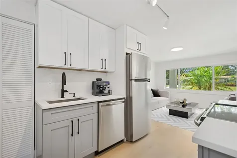 2655 Bay Street Sarasota FL 34237