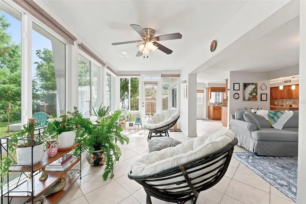 2111 W Minnehaha Street Tampa FL 33604