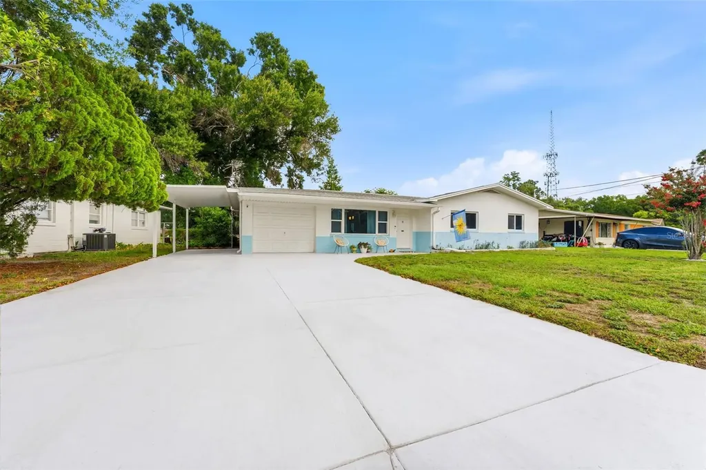 2111 W Minnehaha Street Tampa FL 33604