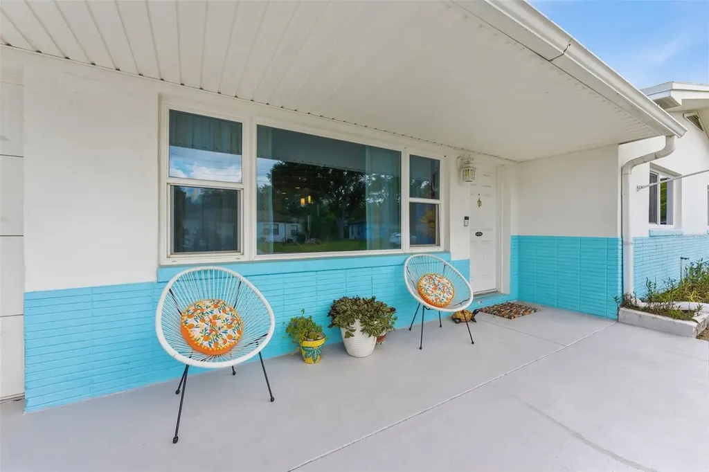 2111 W Minnehaha Street Tampa FL 33604