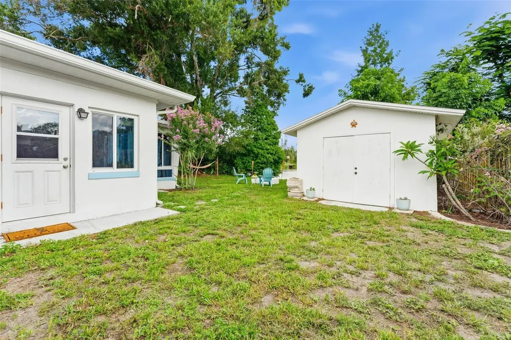 2111 W Minnehaha Street Tampa FL 33604