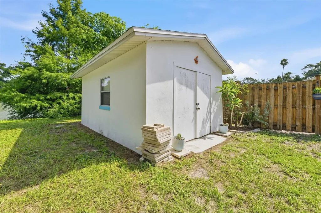2111 W Minnehaha Street Tampa FL 33604