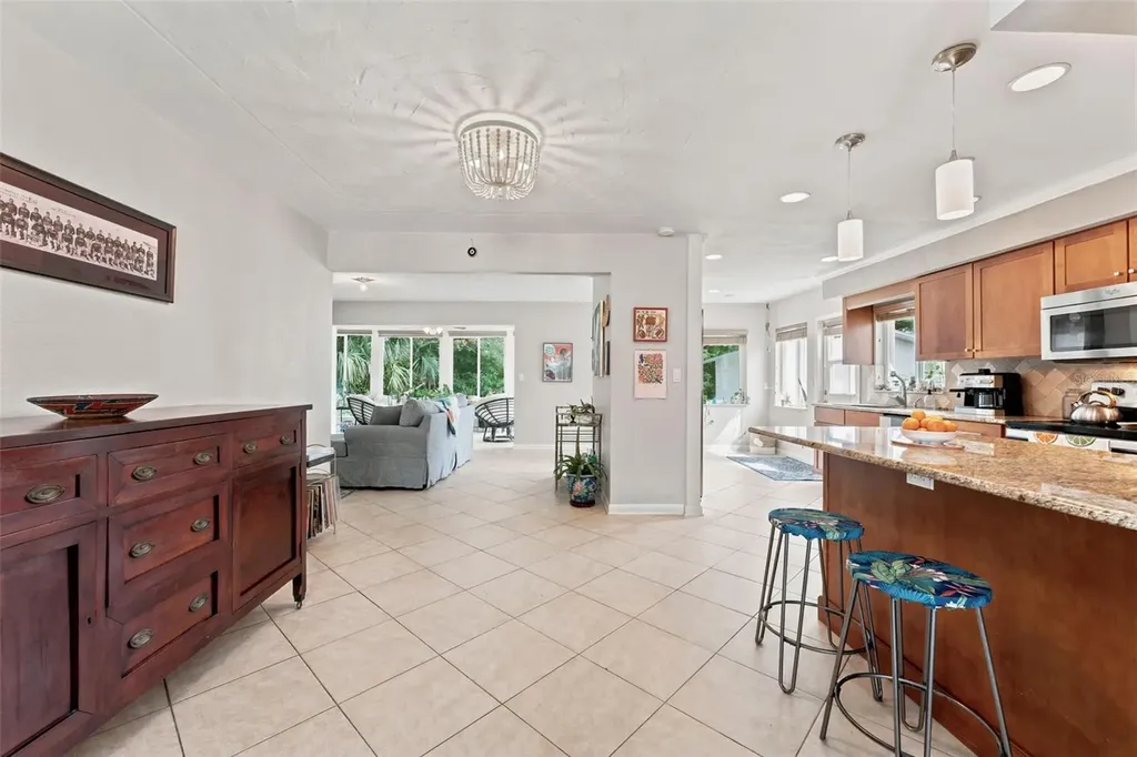 2111 W Minnehaha Street Tampa FL 33604