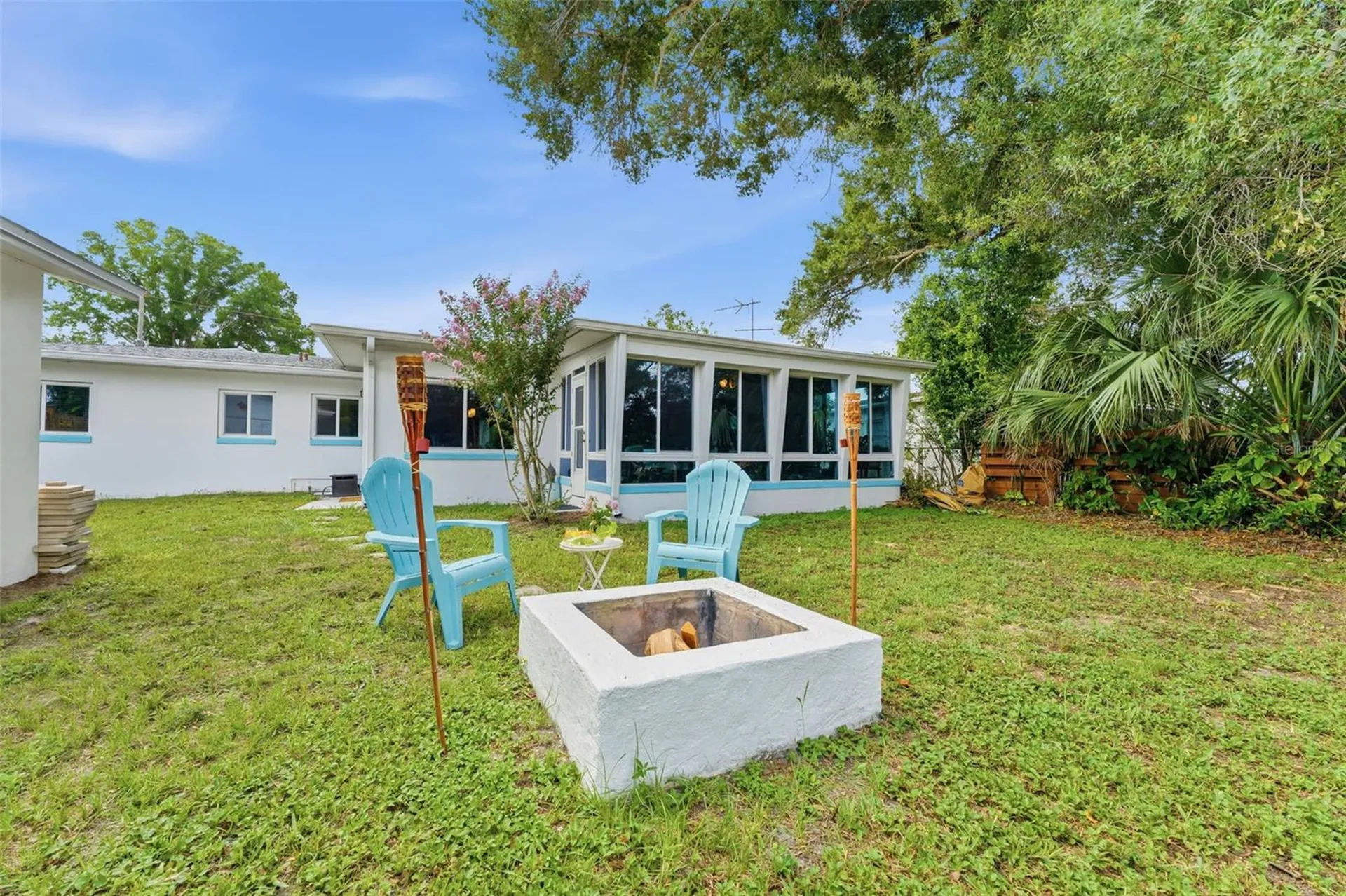 2111 W Minnehaha Street Tampa FL 33604