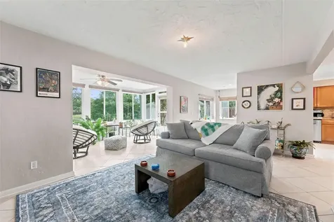 2111 W Minnehaha Street Tampa FL 33604
