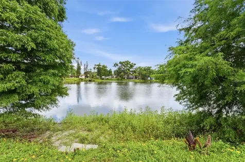 2111 W Minnehaha Street Tampa FL 33604