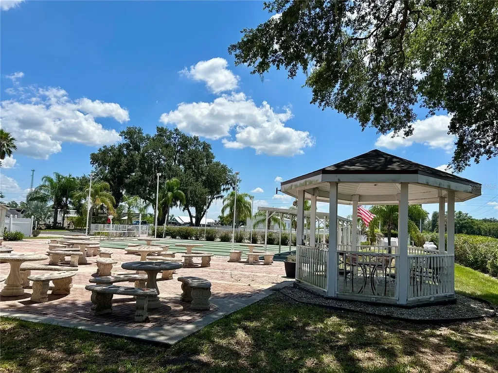2928 Birdie Drive Bowling Green FL 33834