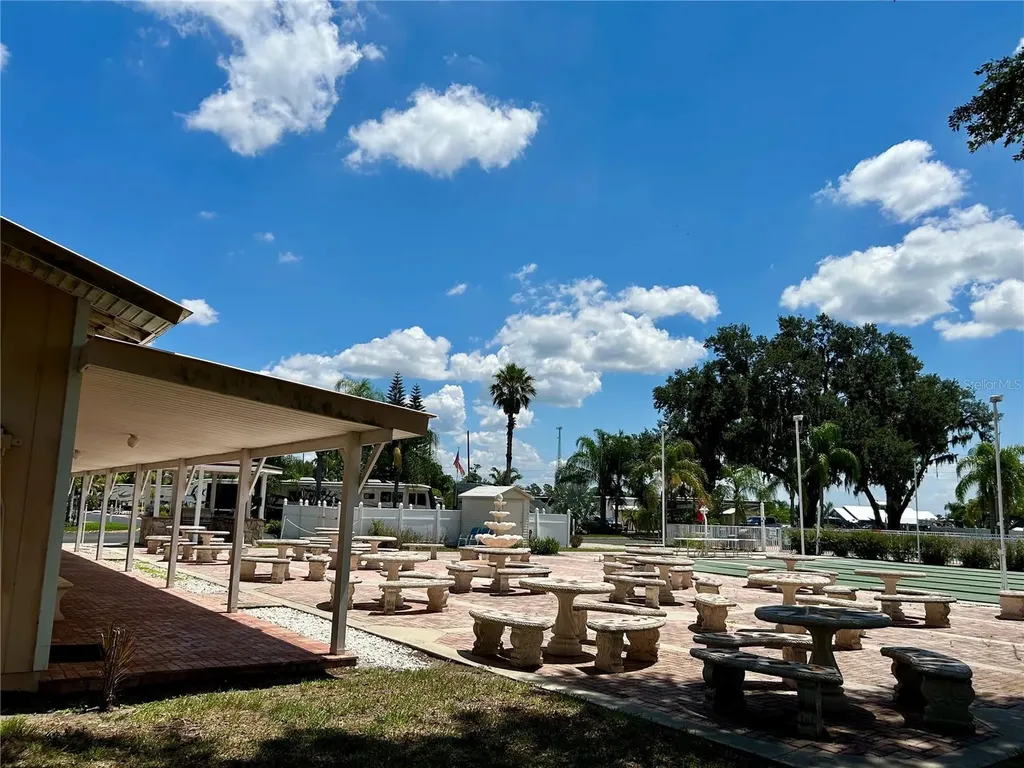 2928 Birdie Drive Bowling Green FL 33834