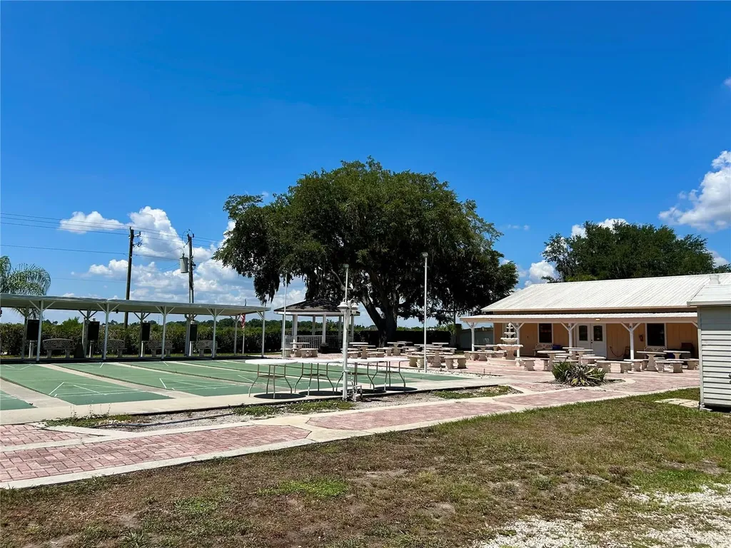 2928 Birdie Drive Bowling Green FL 33834