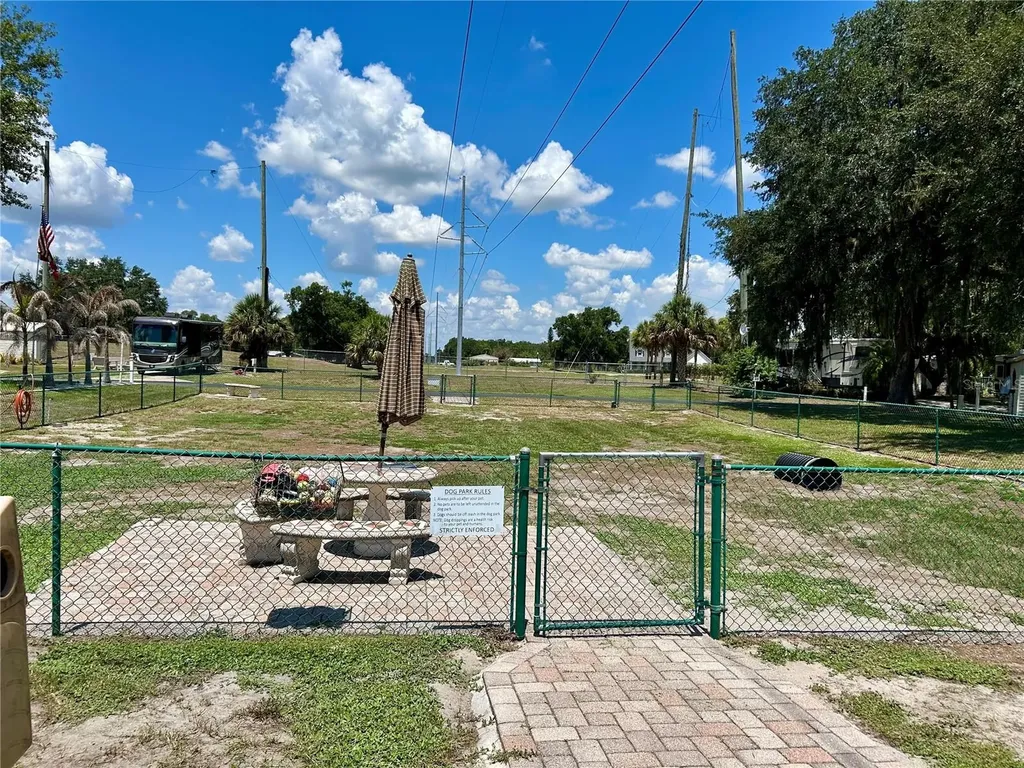 2928 Birdie Drive Bowling Green FL 33834