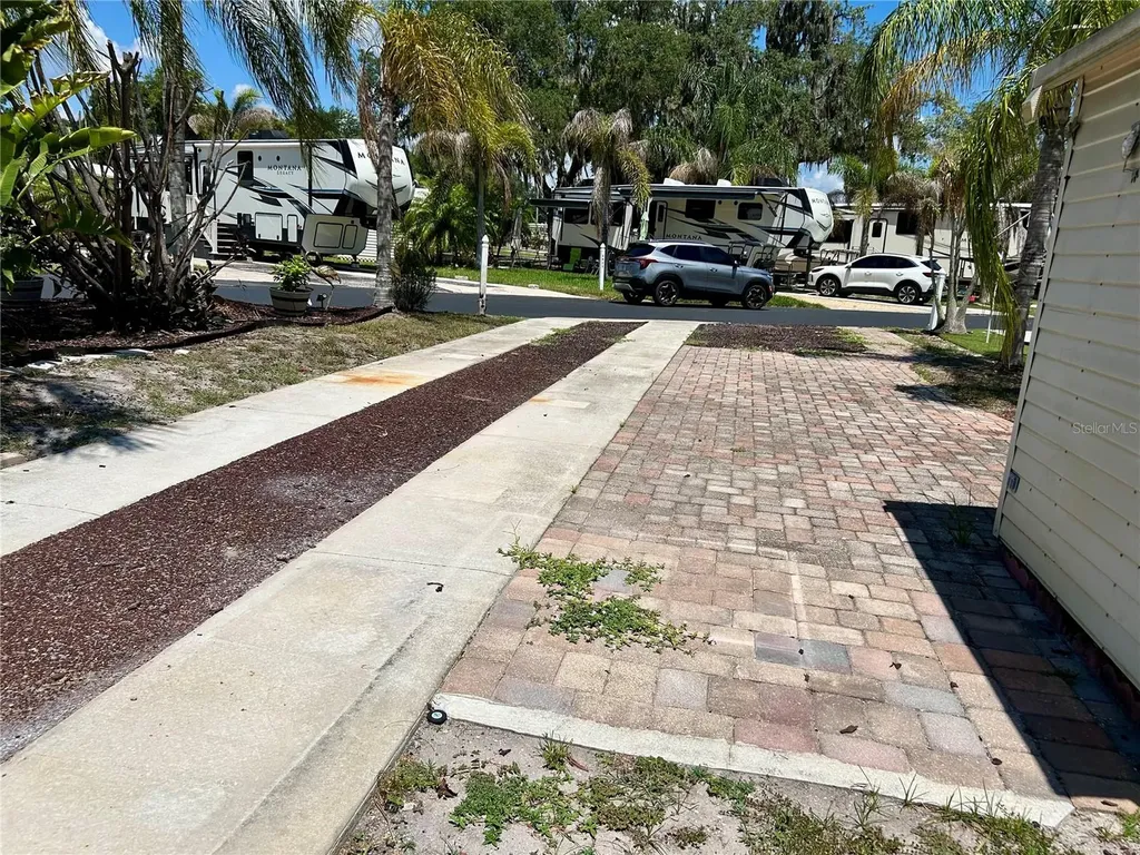 2928 Birdie Drive Bowling Green FL 33834