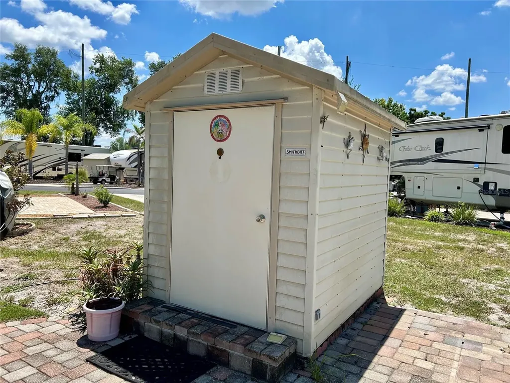 2928 Birdie Drive Bowling Green FL 33834