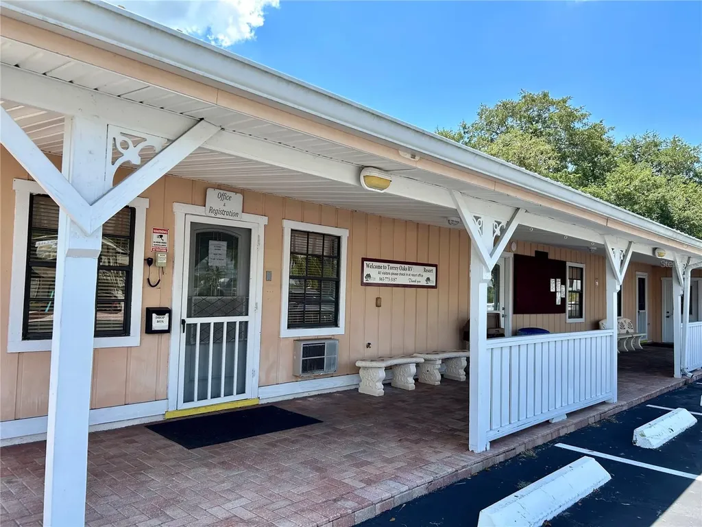 2928 Birdie Drive Bowling Green FL 33834