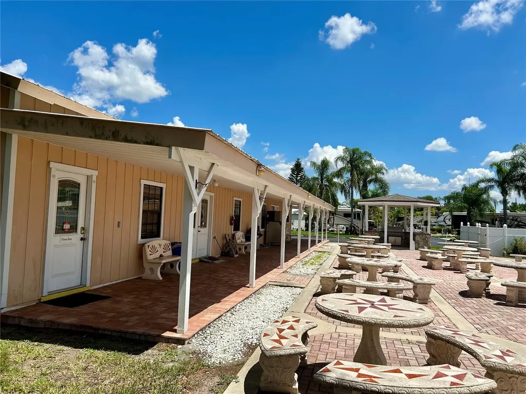2928 Birdie Drive Bowling Green FL 33834