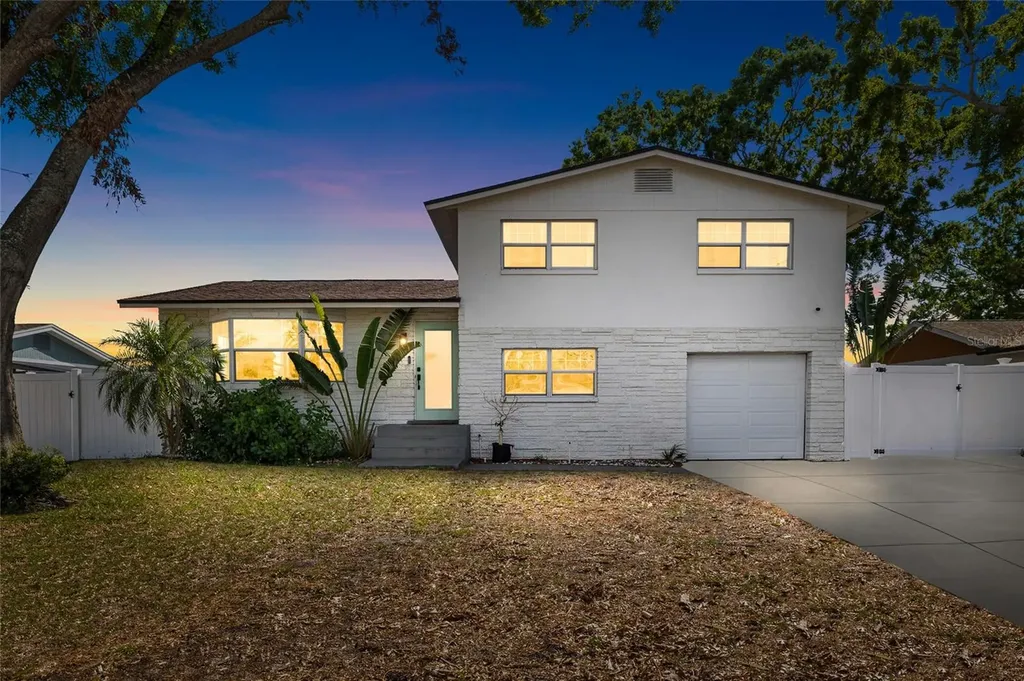 10716 Donbrese Avenue Tampa FL 33615