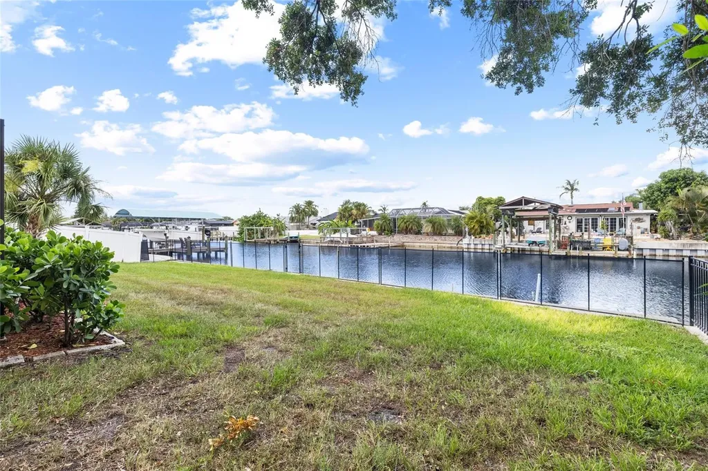 10716 Donbrese Avenue Tampa FL 33615