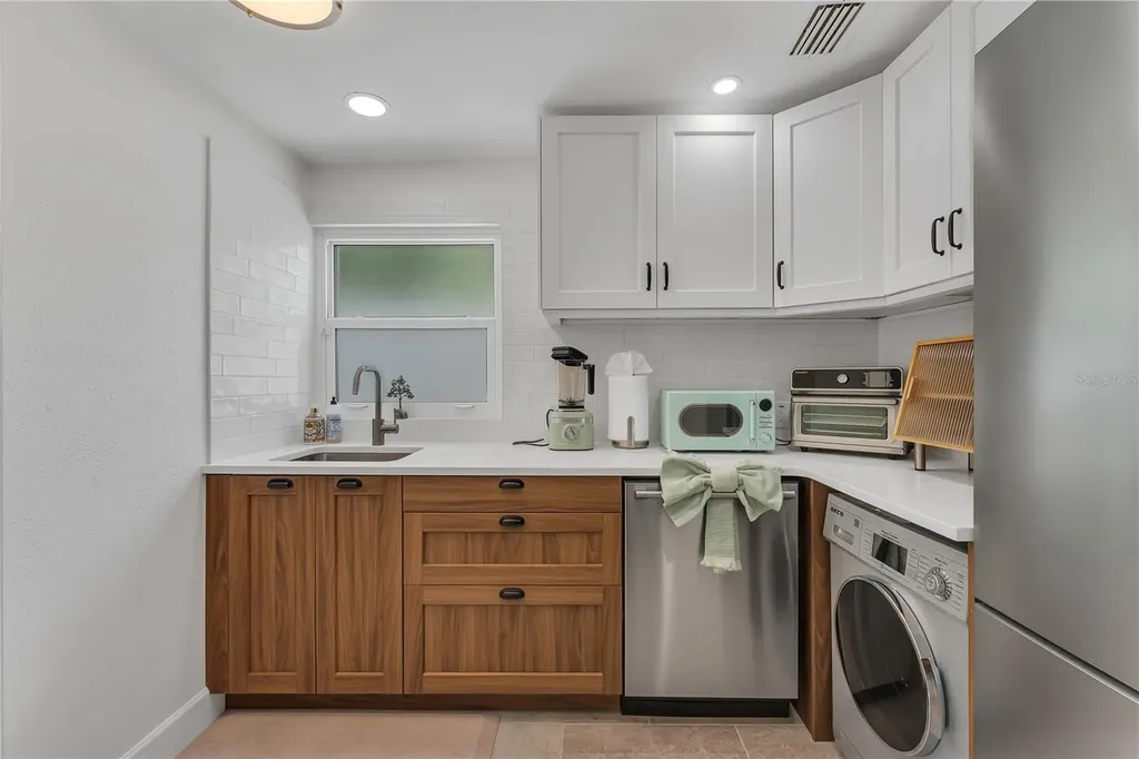 3295 57th Street N St Petersburg FL 33710