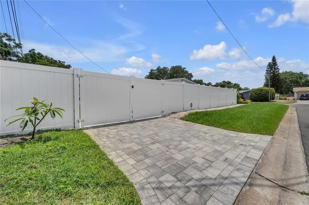 3295 57th Street N St Petersburg FL 33710