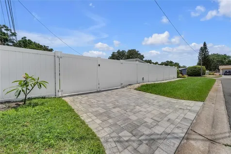 3295 57th Street N St Petersburg FL 33710