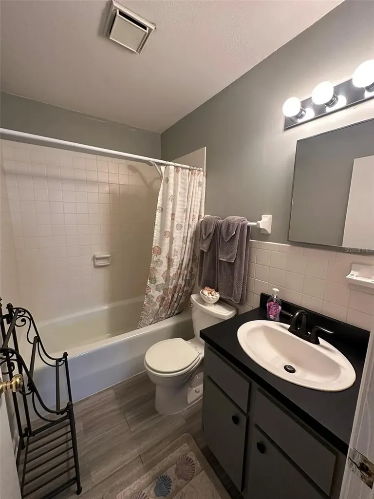 1105 S 9th Street Leesburg FL 34748