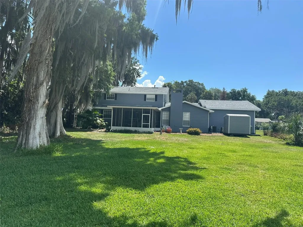 1105 S 9th Street Leesburg FL 34748
