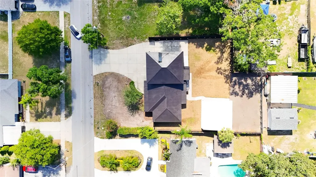 1736 W Country Club Tampa FL 33612