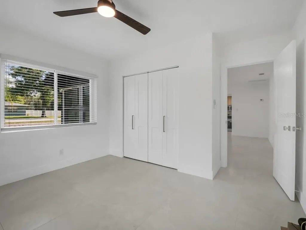 1736 W Country Club Tampa FL 33612