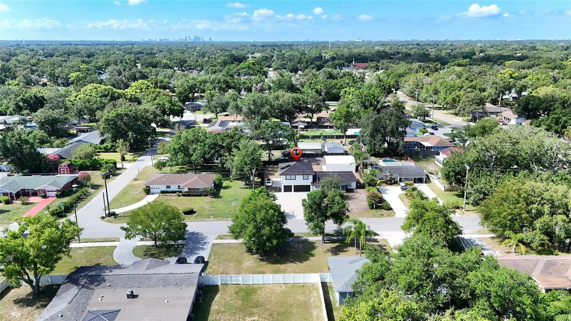 1736 W Country Club Tampa FL 33612
