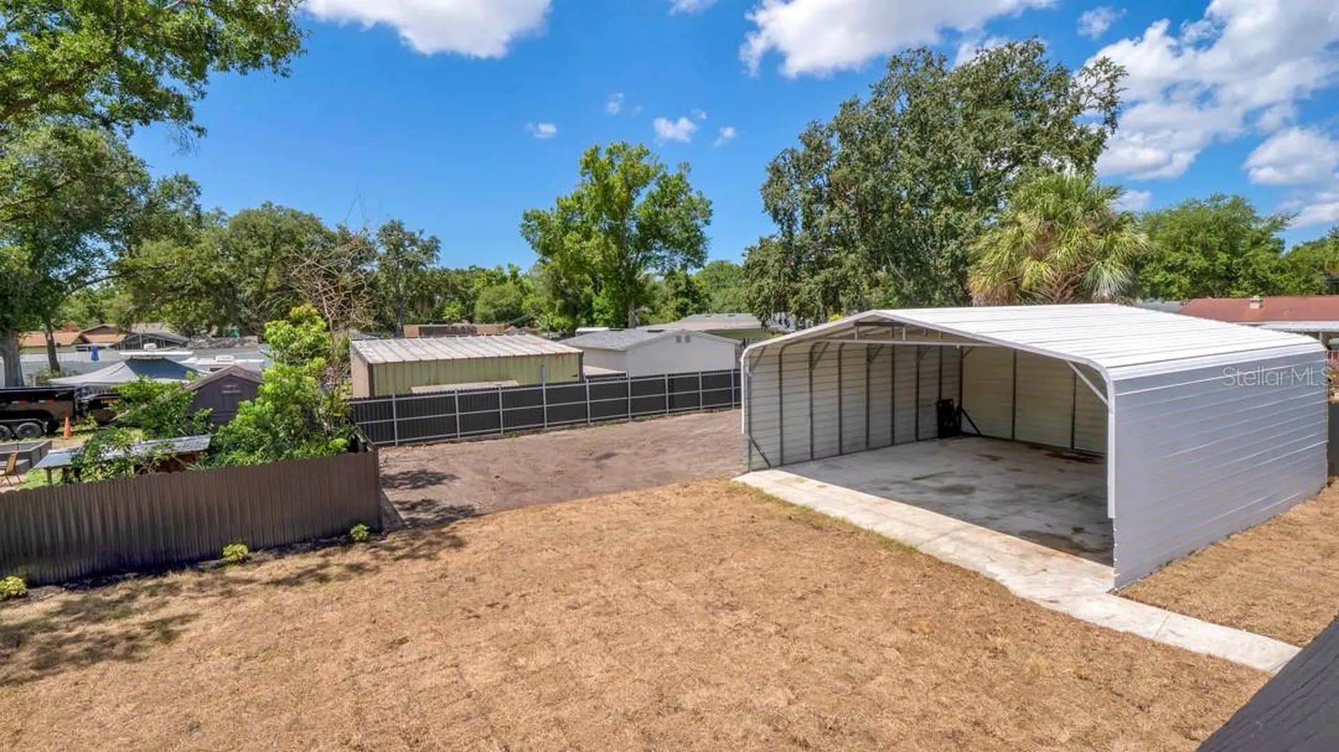 1736 W Country Club Tampa FL 33612
