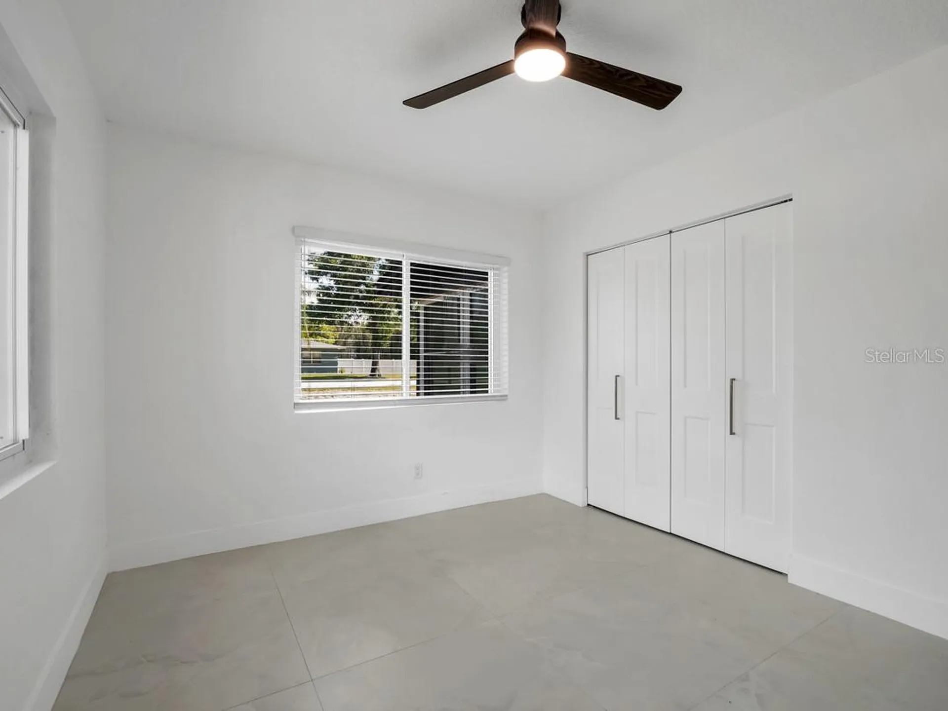 1736 W Country Club Tampa FL 33612