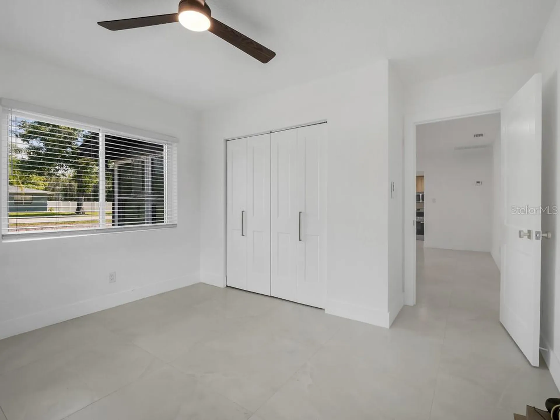 1736 W Country Club Tampa FL 33612