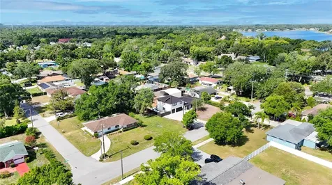 1736 W Country Club Tampa FL 33612