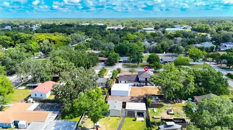 1736 W Country Club Tampa FL 33612